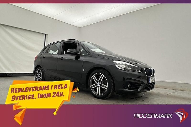Svart Begagnad 2017 BMW 225 Active Tourer Sport Line Minibuss | 169 800 kr - Bild 1/3