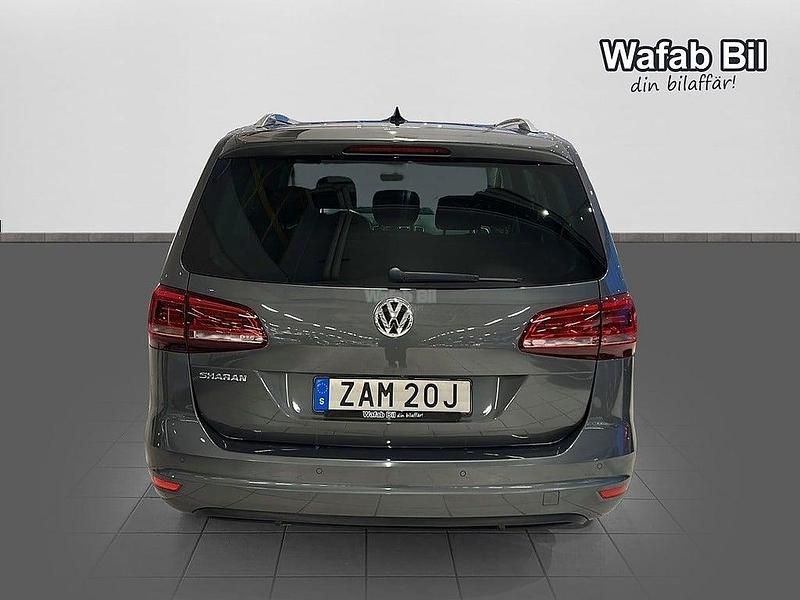 Begagnad VW Sharan 150 HK (110 kW) 2019 Mörkgrå Minibuss