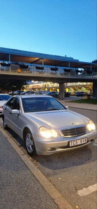Begagnad Mercedes C200 163 HK (119 kW) 2002