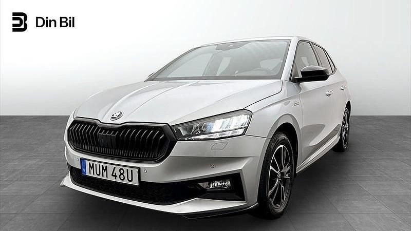 Silver (brilliant silver metallic) Begagnad 2023 Skoda Fabia Monte Carlo Halvkombi | 224 900 kr (Marknadspris) - Bild 1/4