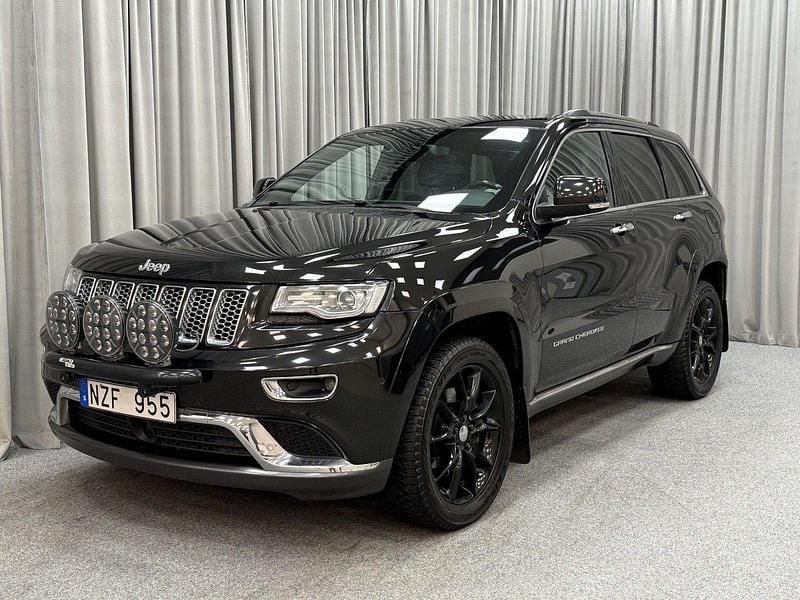 Svart Begagnad 2013 Jeep Grand Cherokee Summit SUV | 189 900 kr (Marknadspris) - Bild 1/4
