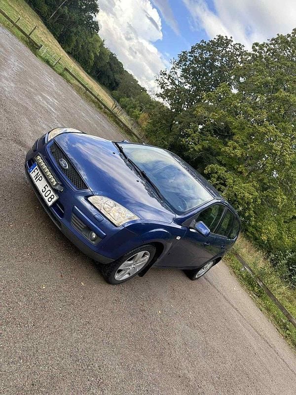 Blå Begagnad 2007 Ford Focus Trend Kombi | 17 500 kr (Bra pris) - Bild 1/4