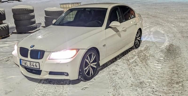 Begagnad 2007 BMW 325 Sedan | 60 000 kr (Marknadspris) - Bild 1/3