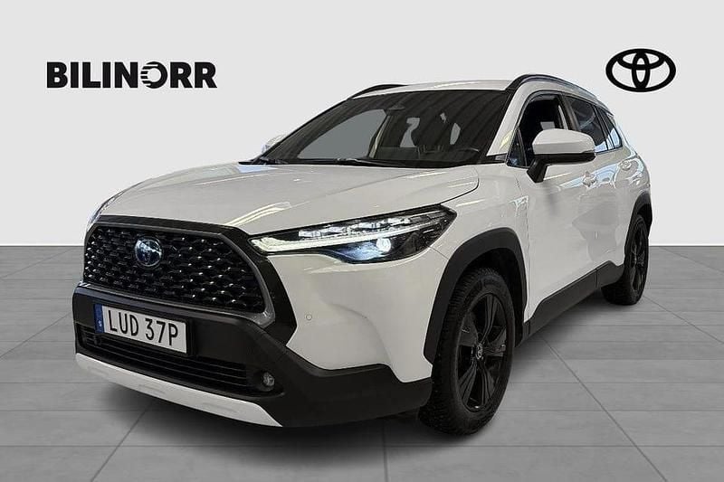 Begagnad Toyota Corolla Cross Executive 200 HK (147 kW) 2022 Vit SUV