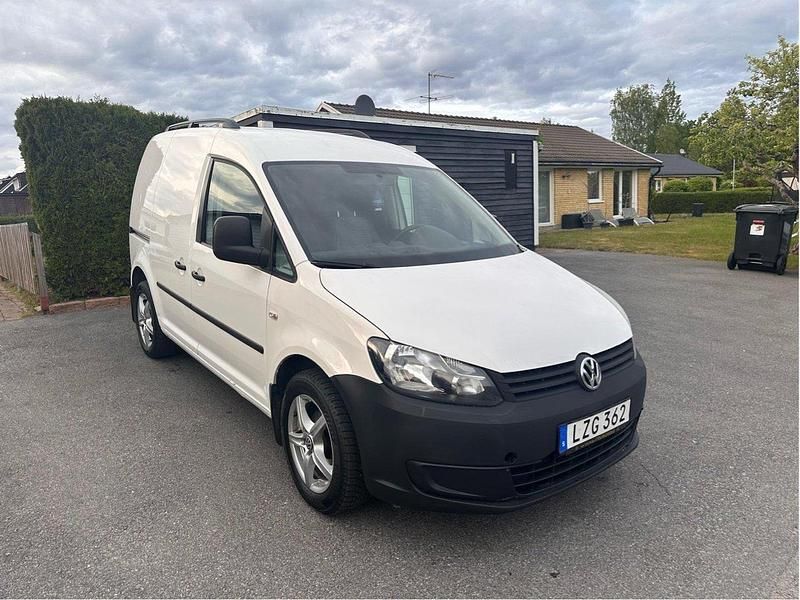 Vit Begagnad 2012 VW Caddy Minibuss | 45 000 kr (Superpris) - Bild 1/4