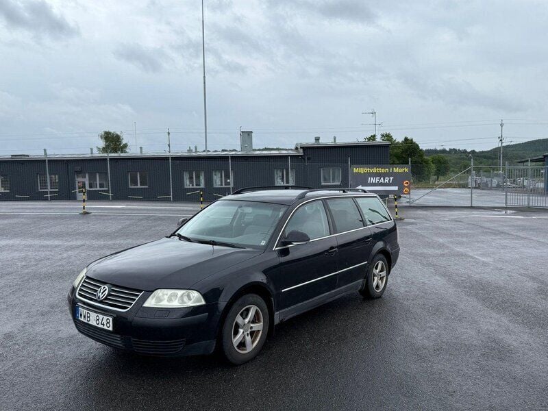 Svart Begagnad 2005 VW Passat Trendline Kombi | 19 500 kr (Bra pris) - Bild 1/4
