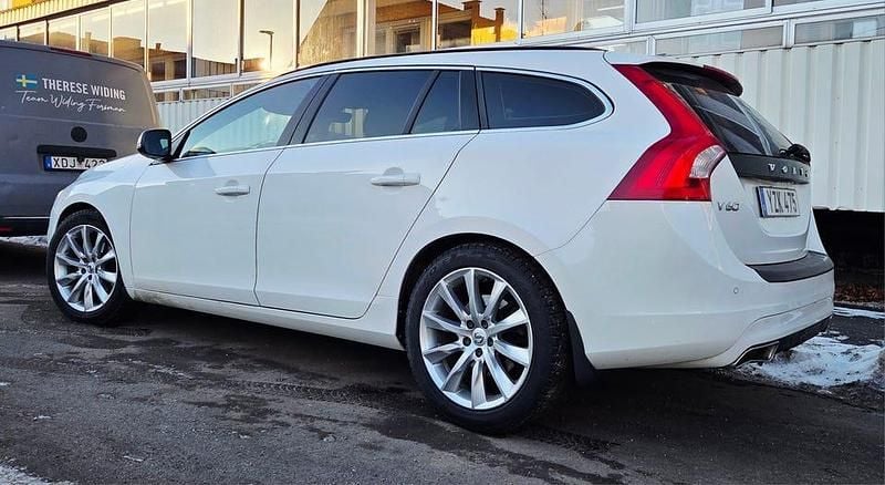 Begagnad Volvo V60 200 HK (147 kW) 2018 Vit Kombi