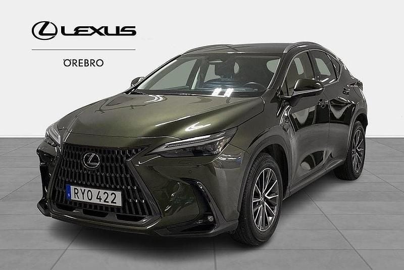 Grön Begagnad 2023 Lexus NX350h Executive Line SUV | 459 900 kr (Superpris) - Bild 1/4