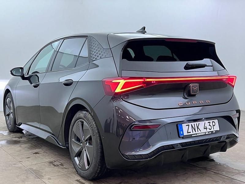 Begagnad Cupra Born 169 kW (231 HK) 2022 Grå metallic Halvkombi