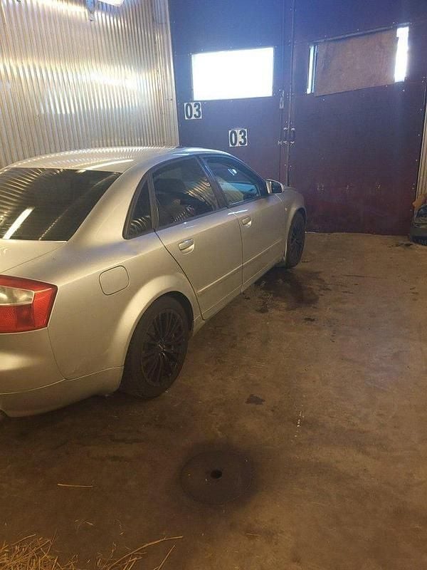 Begagnad 2003 Audi A4 Sedan | 9 000 kr (Superpris) - Bild 1/4