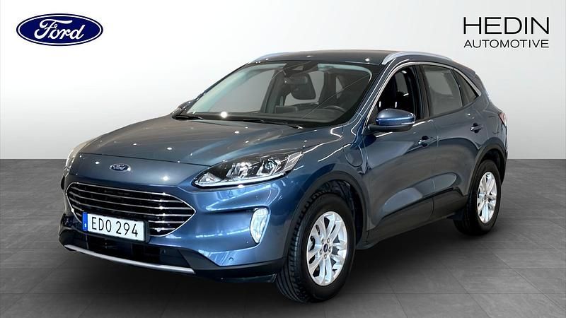 Blå (blue) Begagnad 2022 Ford Kuga Titanium SUV | 269 900 kr (Marknadspris) - Bild 1/4