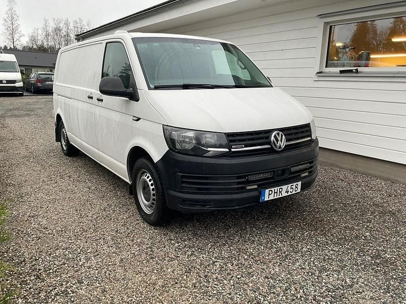 Vit Begagnad 2017 VW T6 Van | 159 000 kr (Superpris) - Bild 1/4