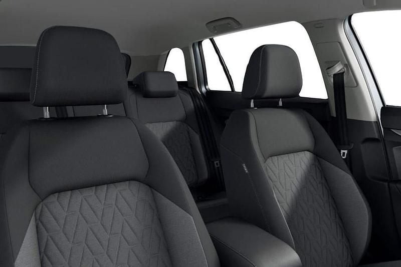 Ny VW Golf VIII Edition 151 HK (111 kW) 2025 Silver Kombi