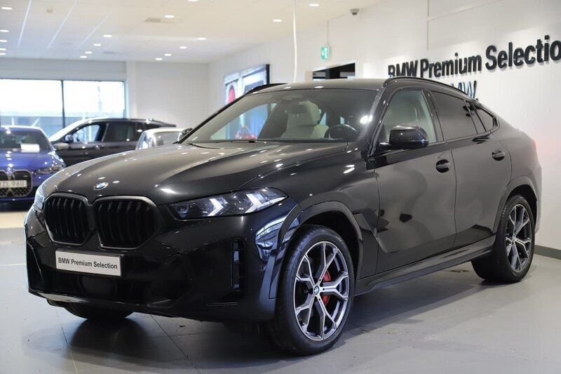 Svart Begagnad 2023 BMW X6 M Sport SUV | 959 000 kr - Bild 1/3