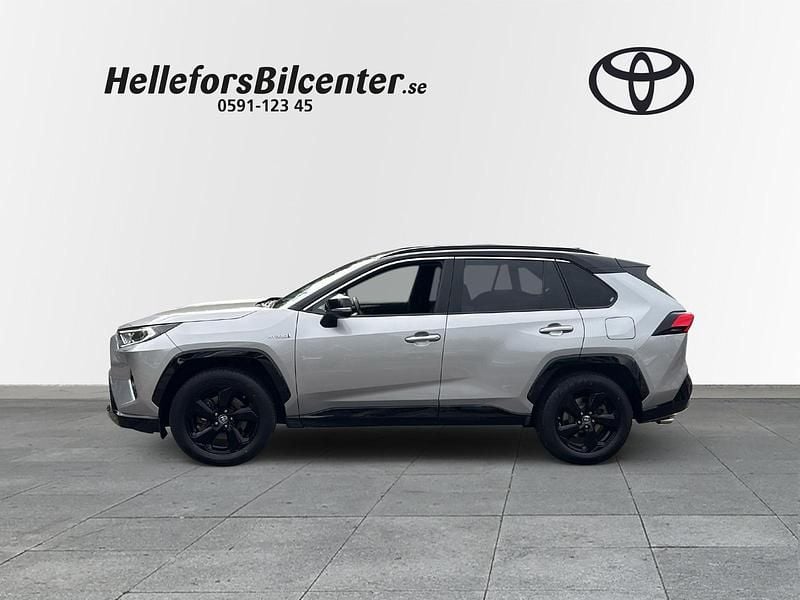 Begagnad Toyota RAV4 Hybrid Play 225 HK (165 kW) 2019 Grå SUV