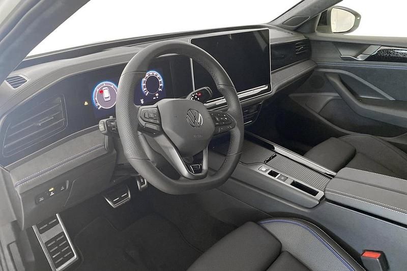 Ny VW Passat R-line 196 HK (144 kW) 2025 Vit Kombi