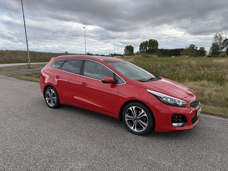 Röd Begagnad 2017 Kia Ceed Sportswagon GT-Line Kombi | 108 000 kr (Bra pris) - Bild 1/4