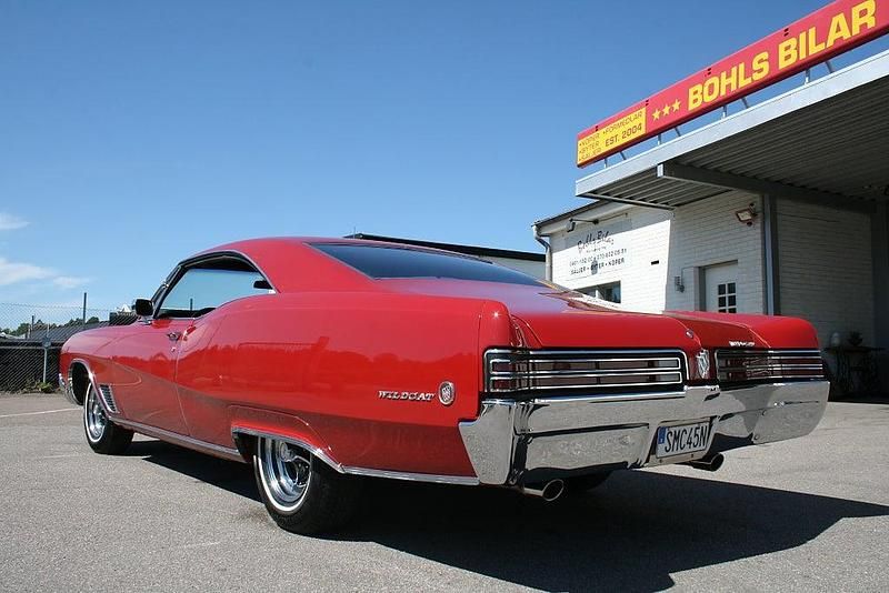 Röd Begagnad 1968 Buick Wildcat Sedan | 299 000 kr - Bild 1/4