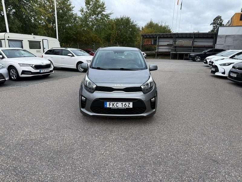 Grå Begagnad 2022 Kia Picanto Advance Halvkombi | 117 900 kr (Marknadspris) - Bild 1/4