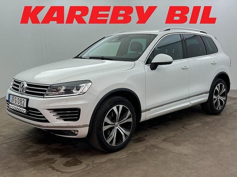 Vit Begagnad 2017 VW Touareg R-line SUV | 228 900 kr (Bra pris) - Bild 1/4
