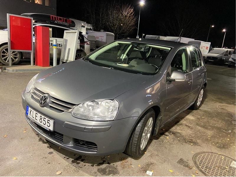 Grå Begagnad 2008 VW Golf Trendline Halvkombi | 20 000 kr (Superpris) - Bild 1/3