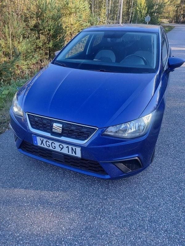 Blå Begagnad 2019 Seat Ibiza Style Halvkombi | 93 000 kr (Marknadspris) - Bild 1/2