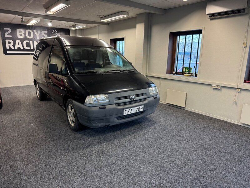 Svart Begagnad 2002 Peugeot Expert Van | 29 900 kr (Lite dyr) - Bild 1/4