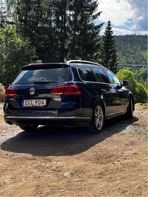 Blå Begagnad 2014 VW Passat GT Kombi | 89 999 kr (Marknadspris) - Bild 1/4