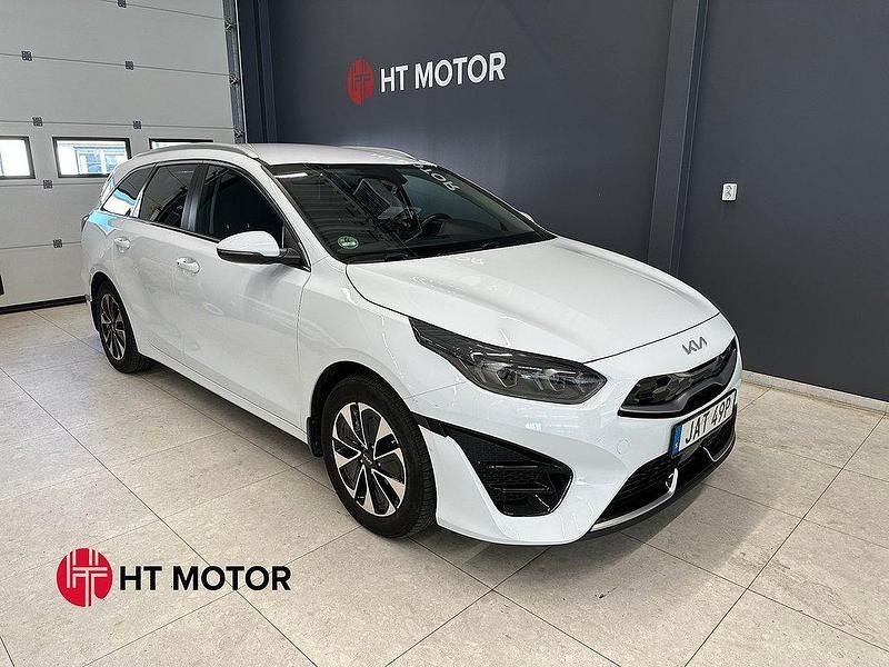 Vit Begagnad 2022 Kia Ceed Sportswagon Advance Kombi | 234 900 kr (Marknadspris) - Bild 1/4