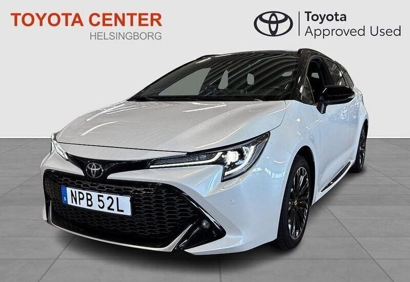 Vit Begagnad 2022 Toyota Corolla Sport Kombi | 359 000 kr (Dyr) - Bild 1/4