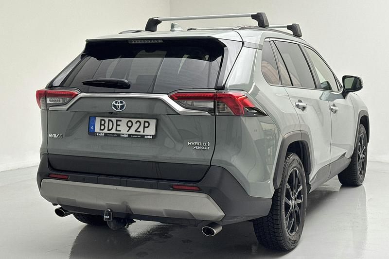 Begagnad Toyota RAV4 Executive 222 HK (163 kW) 2023 Grön SUV