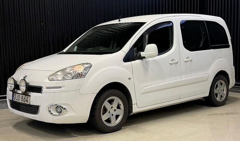 Begagnad Peugeot Partner Tepee 120 HK (88 kW) 2014 Vit Minibuss