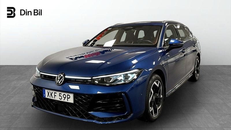 Blå Begagnad 2024 VW Passat R-line Kombi | 464 900 kr - Bild 1/4