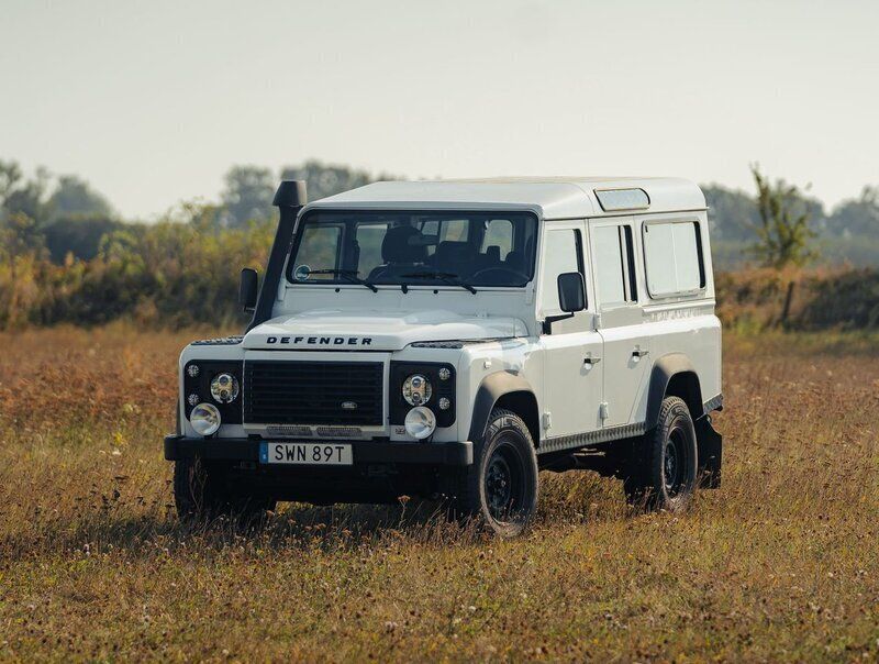 Vit Begagnad 2016 Land Rover Defender SUV | 519 000 kr - Bild 1/4