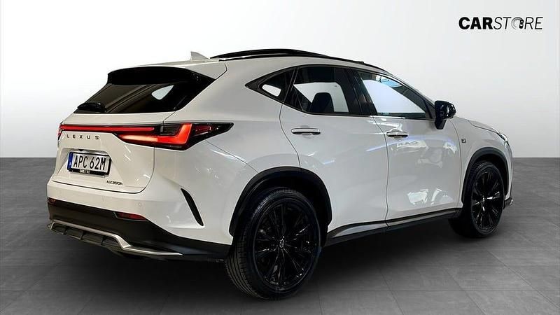Begagnad Lexus NX350h Sport Line 242 HK (177 kW) 2022 Vit SUV