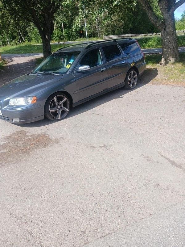 Grå Begagnad 2006 Volvo V70 Dynamic Kombi | 22 000 kr (Dyr) - Bild 1/1
