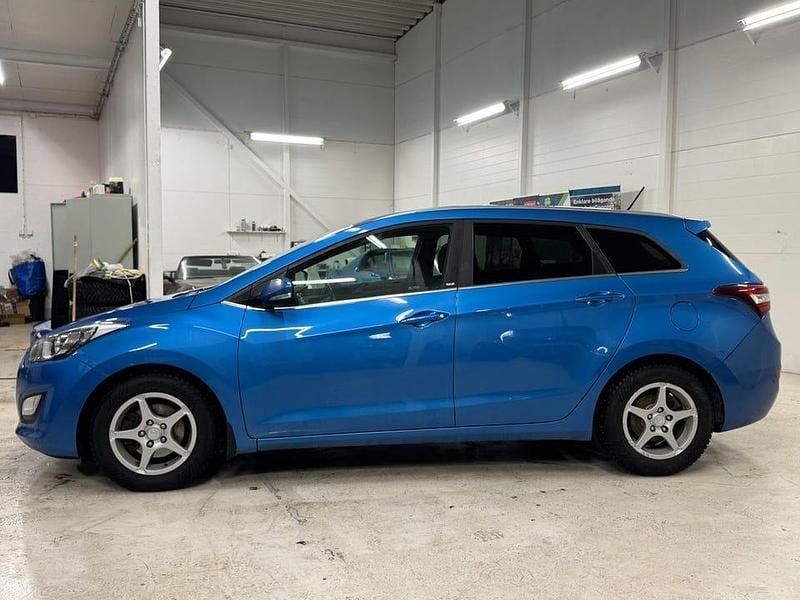 Begagnad Hyundai i30 Premium 136 HK (100 kW) 2017 Blå Kombi
