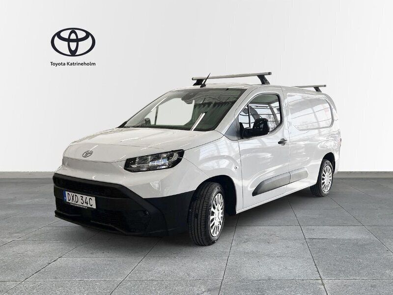 Vit Ny 2024 Toyota Proace City Van | 231 125 kr (Superpris) - Bild 1/4