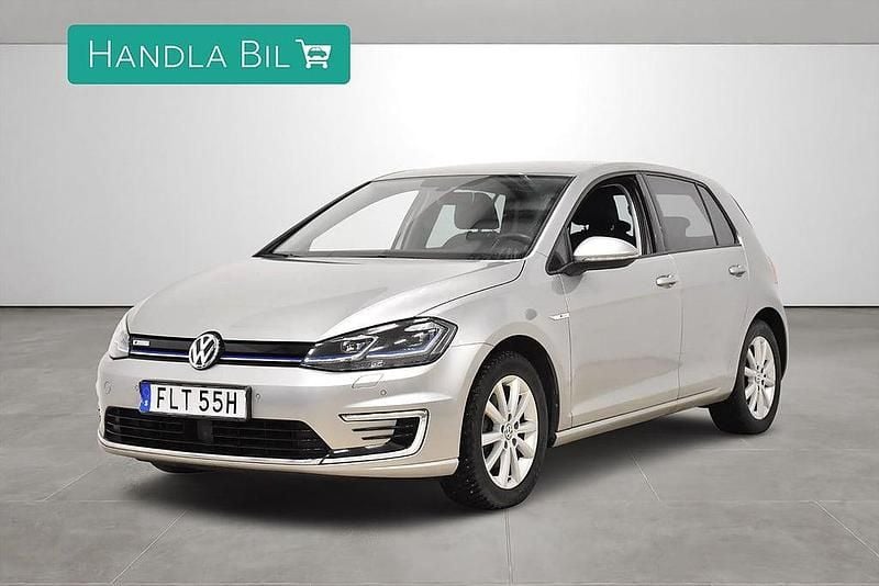 Ljusbrun Begagnad 2019 VW e-Golf Halvkombi | 169 700 kr (Marknadspris) - Bild 1/4