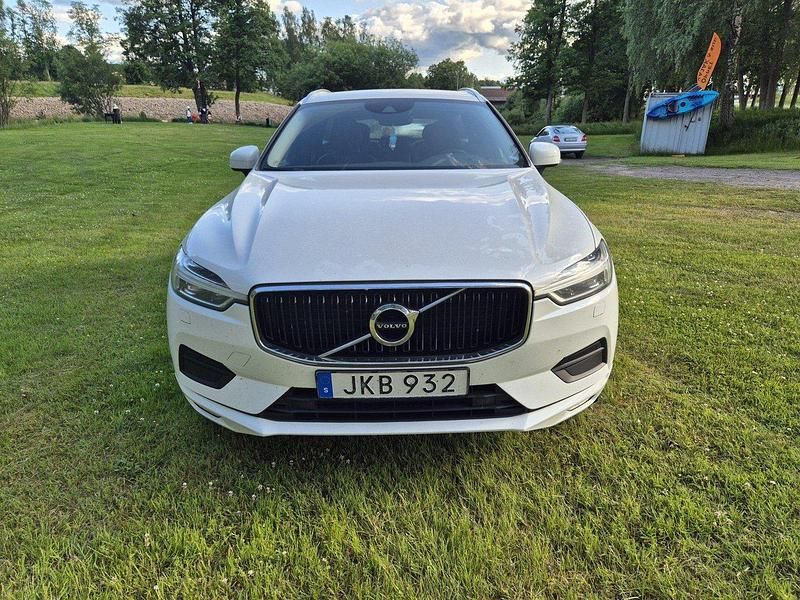 Vit Begagnad 2018 Volvo XC60 Momentum SUV | 260 000 kr (Marknadspris) - Bild 1/4