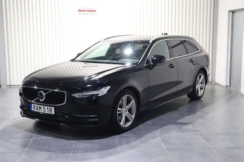 Svart Begagnad 2019 Volvo V90 Momentum Kombi | 179 900 kr (Marknadspris) - Bild 1/4