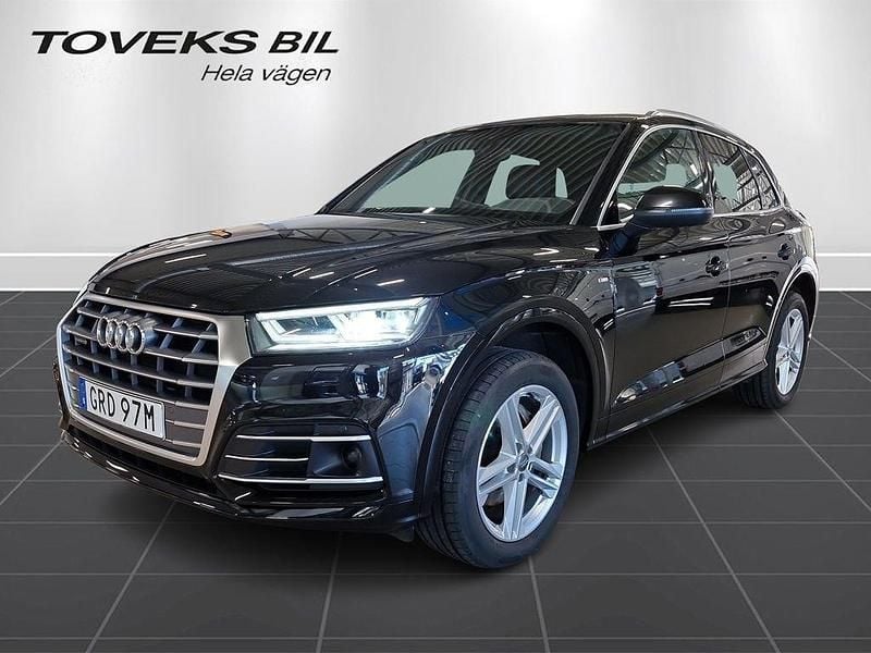 Mytsvart metallic Begagnad 2019 Audi Q5 Sport SUV | 294 900 kr (Bra pris) - Bild 1/4