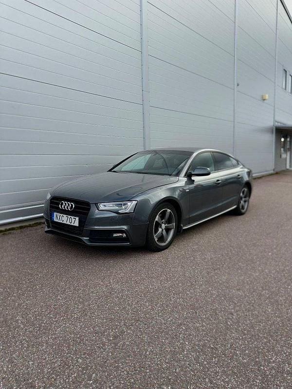 Grå Begagnad 2014 Audi A5 Sportback S-Line Halvkombi | 129 000 kr (Bra pris) - Bild 1/4