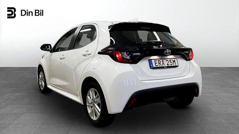 Begagnad Toyota Yaris Hybrid Active 116 HK (85 kW) 2023 Vit