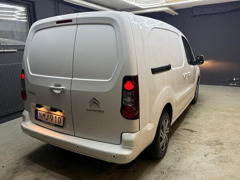 Begagnad Citroën Berlingo 99 HK (72 kW) 2017 Vit Minibuss