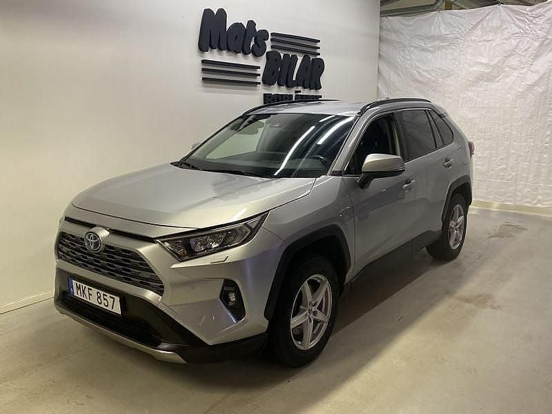 Begagnad Toyota RAV4 178 HK (130 kW) 2022 Silver SUV