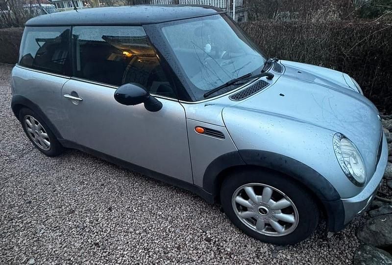 Begagnad 2003 Mini Cooper Halvkombi | 12 000 kr (Superpris) - Bild 1/4