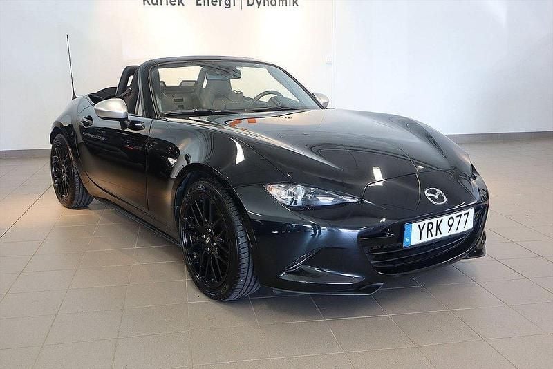 Svart Begagnad 2017 Mazda MX5 Optimum Cab | 249 900 kr (Marknadspris) - Bild 1/4