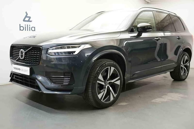 Grå Begagnad 2022 Volvo XC90 SUV | 669 900 kr (Marknadspris) - Bild 1/1