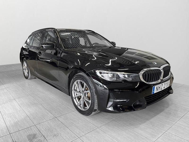 Begagnad BMW 330 Sport Line 292 HK (214 kW) 2021 Svart Kombi
